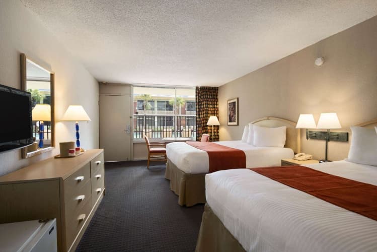 Ramada by Wyndham Kissimmee Gateway photo 5