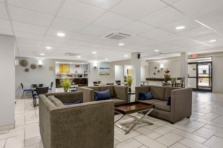 Best Western Plus Jonesboro Inn & Suites photo 3