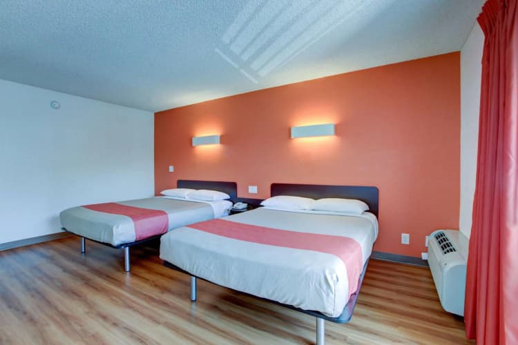 Motel 6 Irvine Orange County Airport photo 5