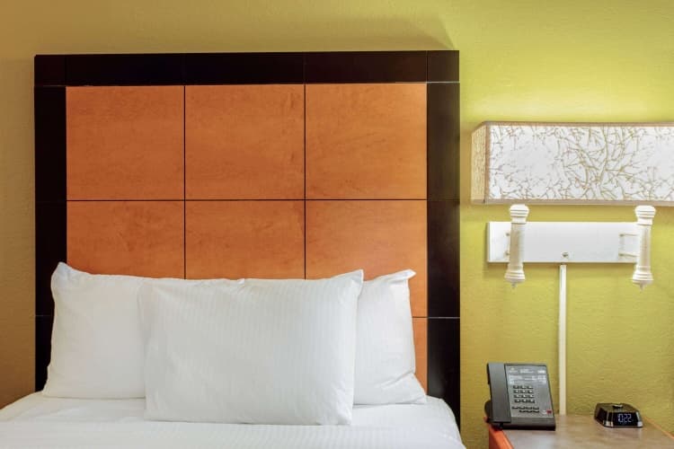 La Quinta Inn by Wyndham Orlando Airport West, photo 4