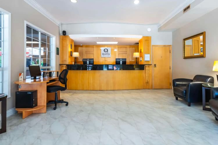 Quality Inn Downtown Inner Harbour photo 3