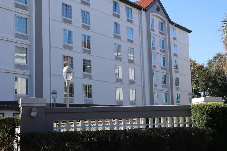 La Quinta Inn & Suites by Wyndham Ocala photo 2