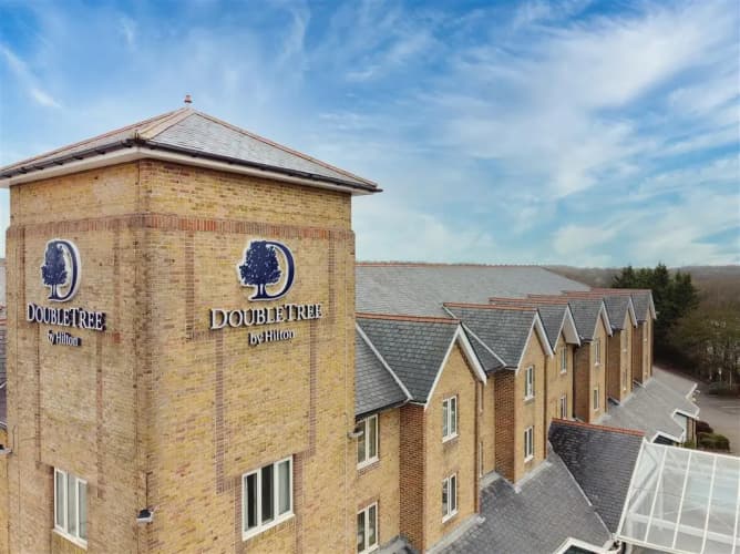 DoubleTree by Hilton London Elstree photo 2