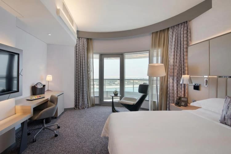 Pearl Rotana Capital Centre photo 4
