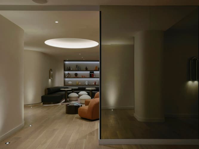 Vogue Hotel Montreal Downtown, Curio Collection By Hilton photo 5