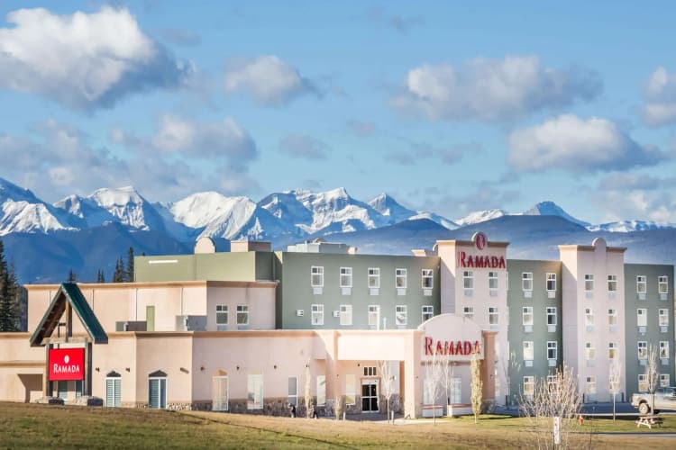 Ramada By Wyndham Hinton, photo 2
