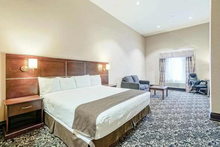 Woodbine Hotel And Suites photo 4