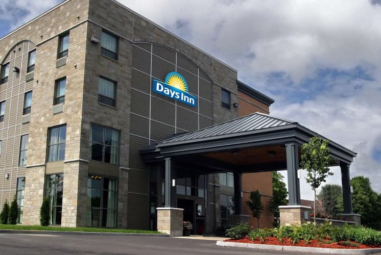 Days Inn by Wyndham Levis, photo 2