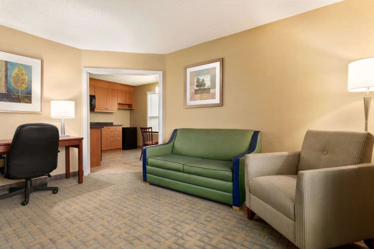 Travelodge by Wyndham Oshawa Whitby photo 5