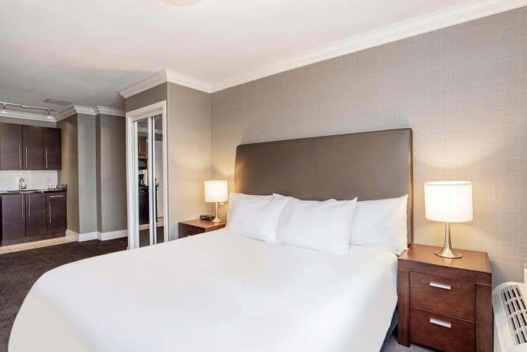 Sandman Hotel Vancouver Airport photo 4