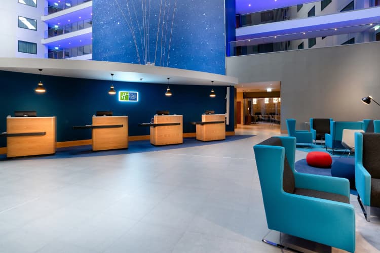Holiday Inn Express London Heathrow T4 photo 2