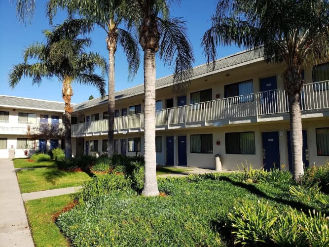Vagabond Inn Sylmar photo 2
