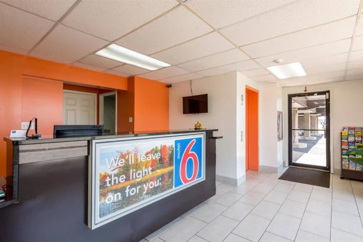 Motel 6 Norfolk - Oceanview photo 3