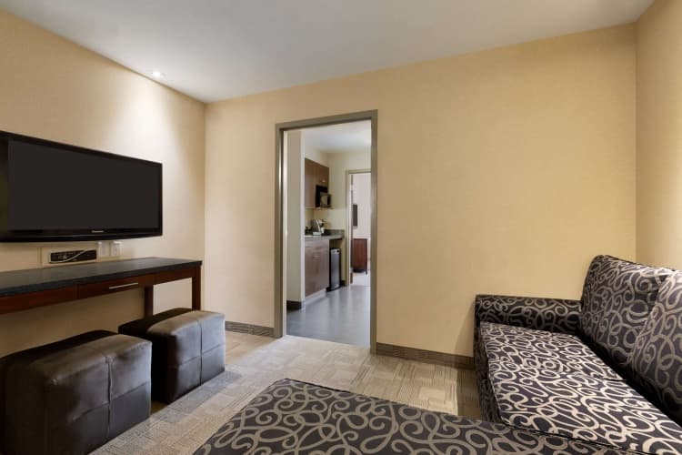 Days Inn by Wyndham Regina Airport West, photo 4