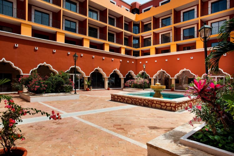 Holiday Inn Merida photo 2