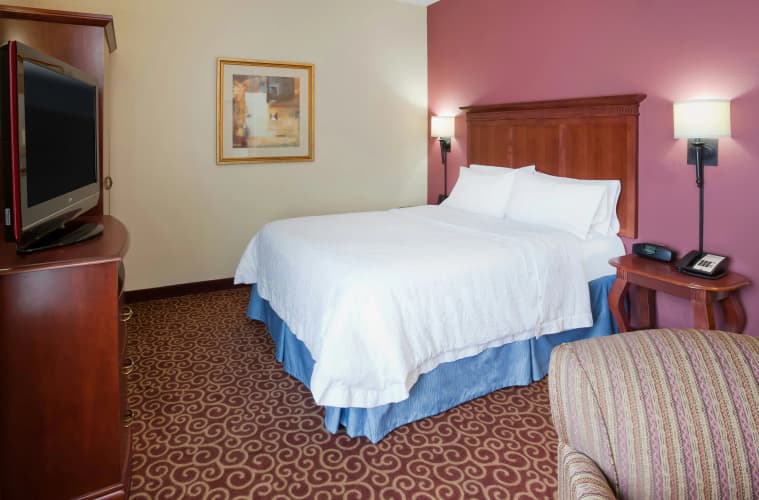 Hampton Inn Fairmont photo 5