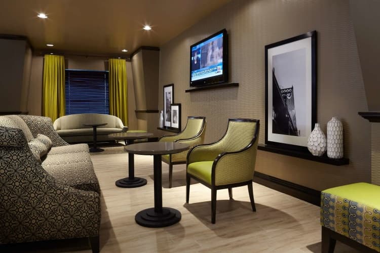 Hampton Inn & Suites by Hilton Montreal-Dorval photo 4