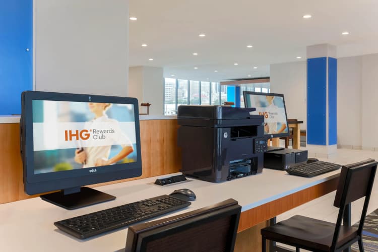 Holiday Inn Express & Suites Downtown Fort Worth photo 5