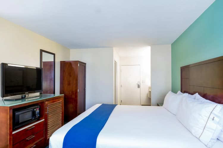 Holiday Inn Express San Diego Seaworl-Beach Area (Ex-Comfort Inn) photo 4