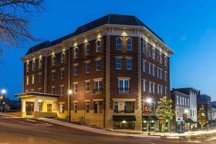 The Mount Vernon Grand Hotel photo 2