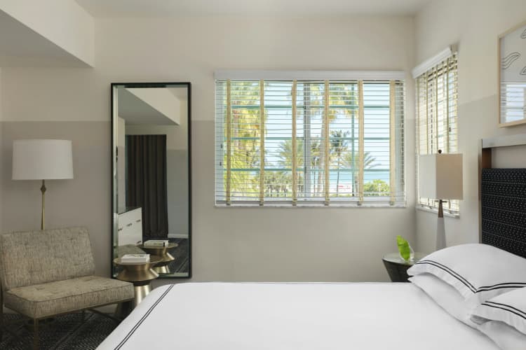 Kimpton Surfcomber Hotel photo 4