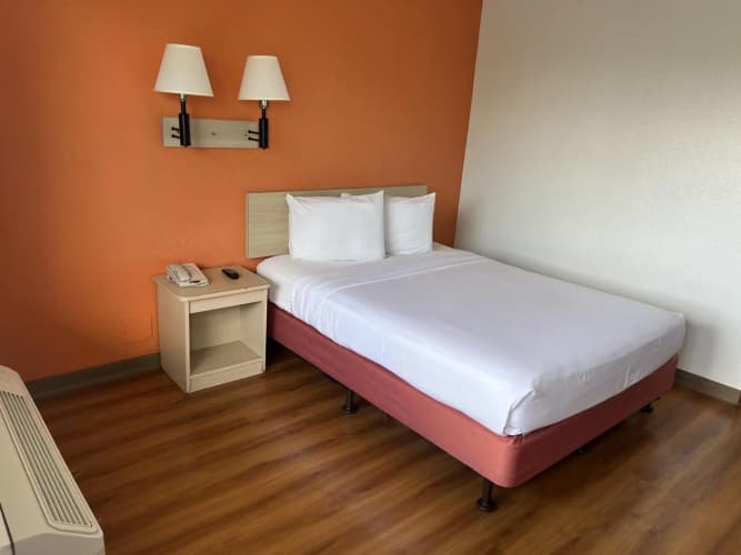 Motel 6 Stanton photo 5