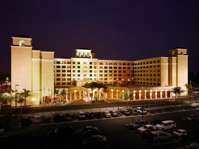 DoubleTree Suites by Hilton Hotel Anaheim Resort - Conventio photo 2