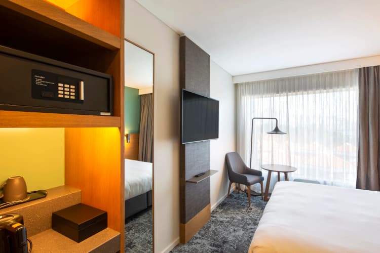 Holiday Inn Express & Suites Queenstown photo 5