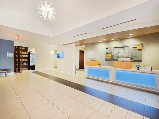 Holiday Inn Express & Suites Ft. Lauderdale-Plantation photo 3