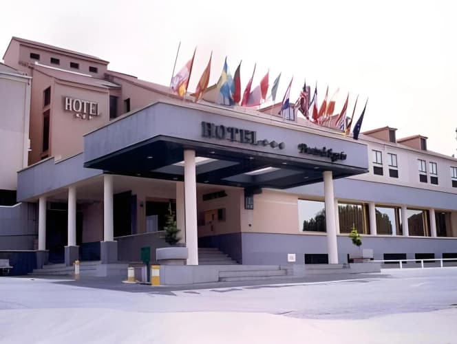 Hotel Puerta de Segovia photo 2