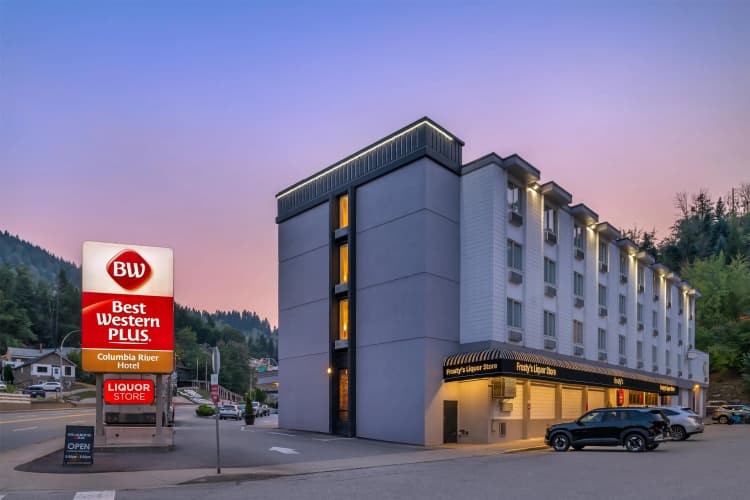 Best Western Plus Columbia River Hotel photo 2