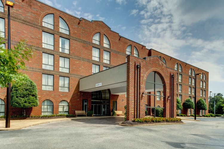 Embassy Suites by Hilton Williamsburg photo 2