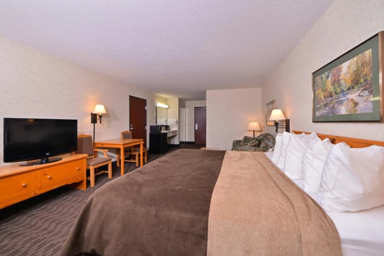 Mitchell Kelly Inn And Suites photo 4