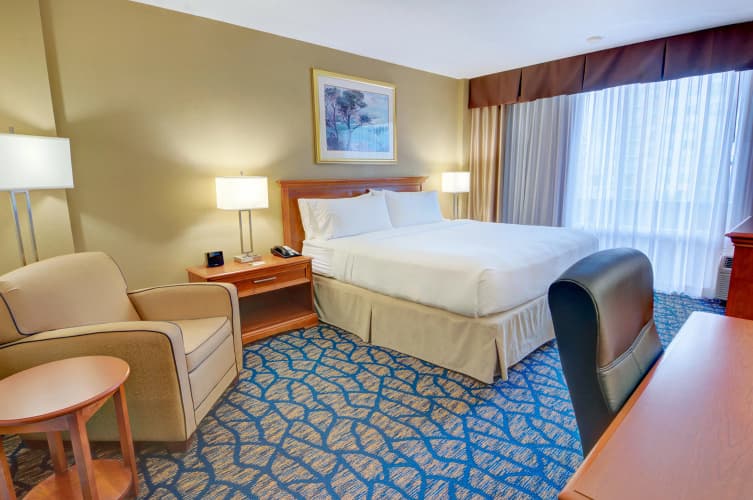 Holiday Inn Gainesville-University Ctr photo 5