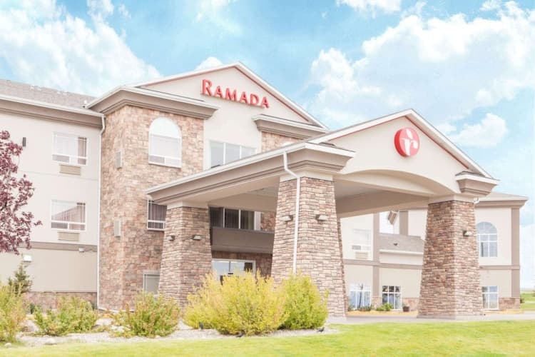 Ramada by Wyndham Pincher Creek photo 2