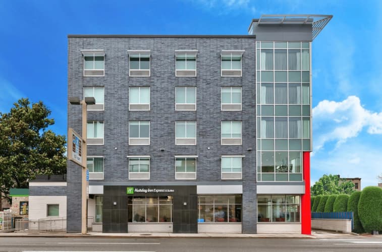 Holiday Inn Express & Suites Jersey City - Holland Tunnel photo 2