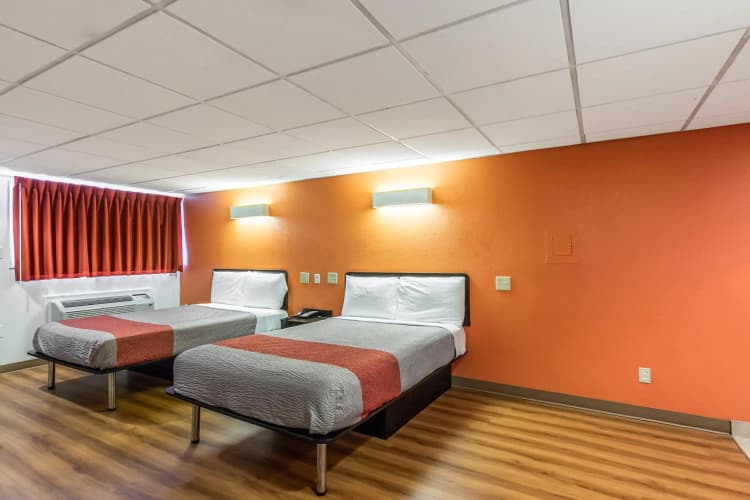 Motel 6 Elizabeth - Newark Liberty International Airport photo 5