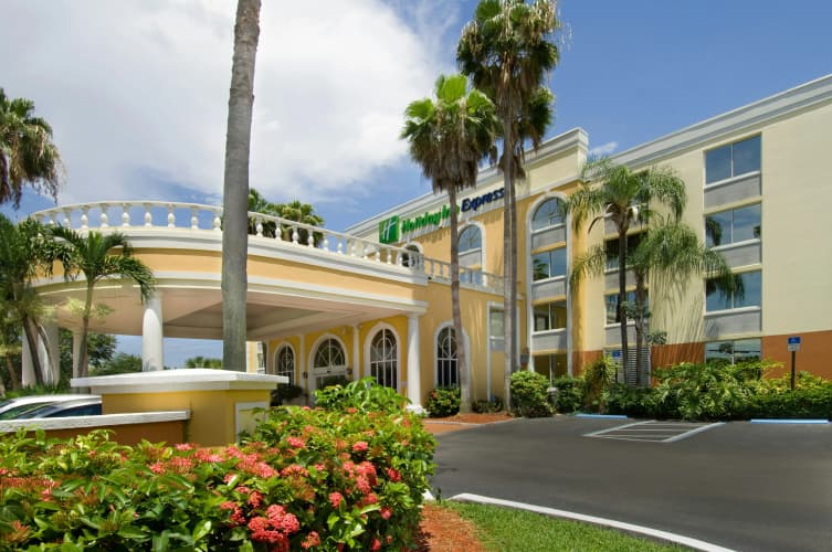 Holiday Inn Express Miami Airport Doral Area photo 2