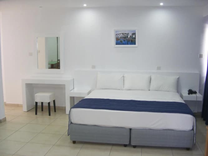 Sun Hall Beach Apartments photo 3