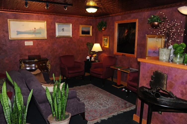 Pike's Waterfront Lodge photo 2