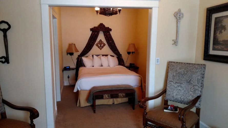 Ye Olde English Inn photo 5
