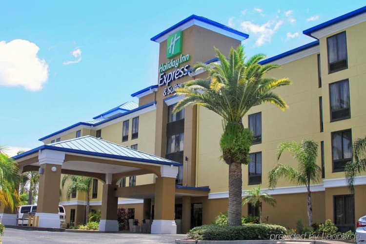 Holiday Inn Express & Suites Tampa Airport photo 2