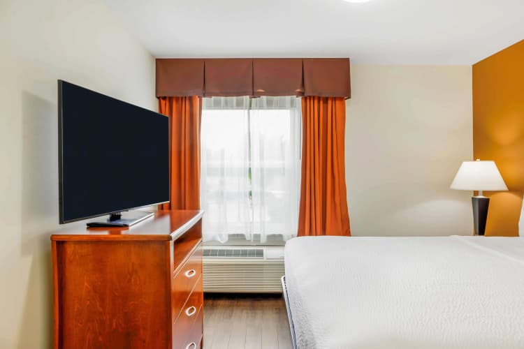 Days Inn & Suites by Wyndham Sherwood Park Edmonton photo 4