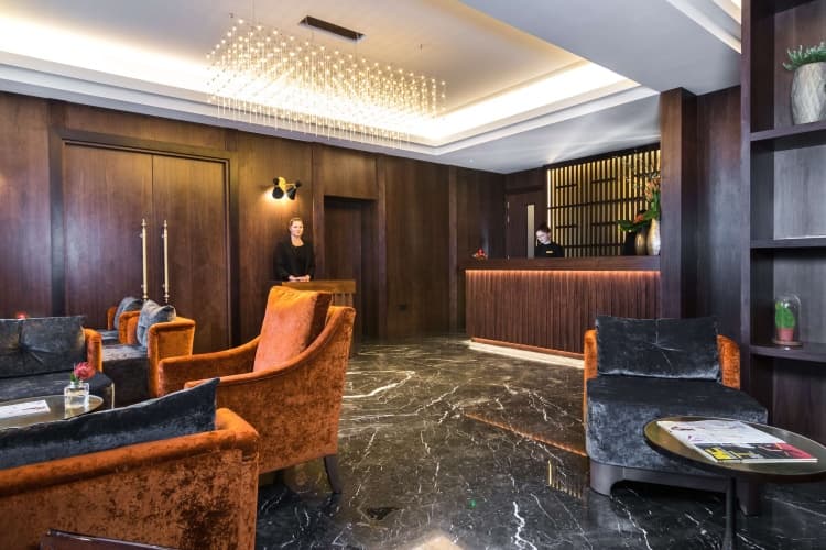 The Chilworth London Paddington [Ex-Shaftesbury Premier] photo 3