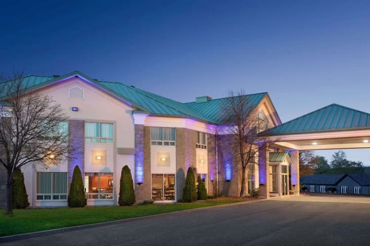 Days Inn by Wyndham Montmagny photo 2