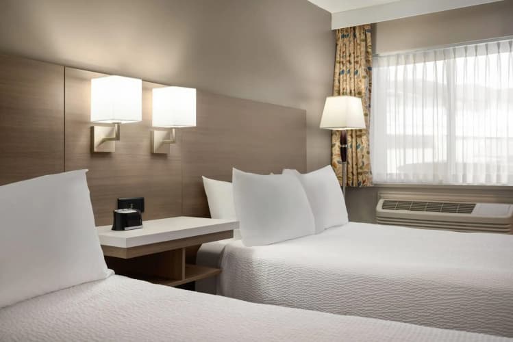 Days Inn by Wyndham Kelowna photo 5