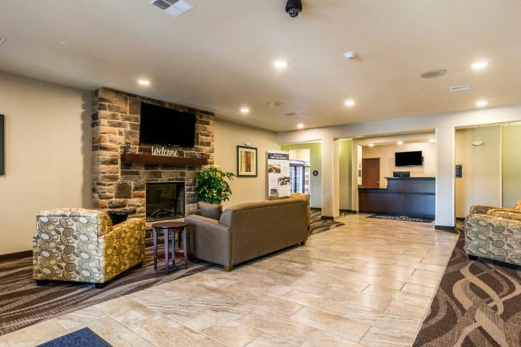 Cobblestone Hotel & Suites - Greenville photo 3
