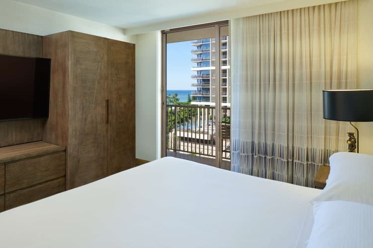 Embassy Suites by Hilton Waikiki Beach Walk photo 5