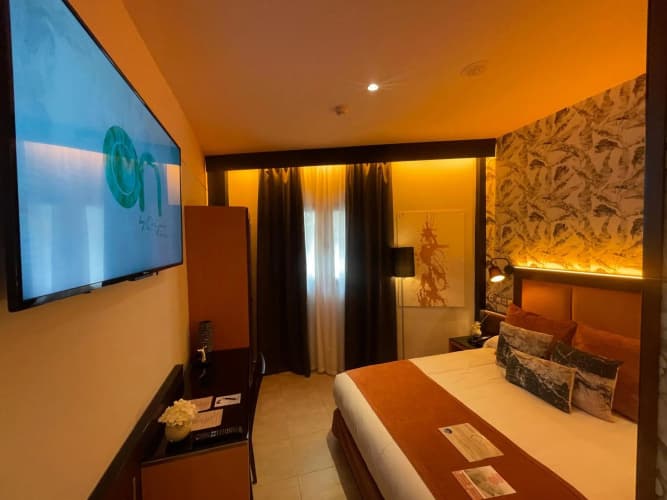 ON ALETA ROOM designed for adults photo 4