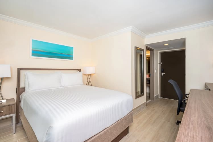 Holiday Inn Express & Suites Nassau photo 5